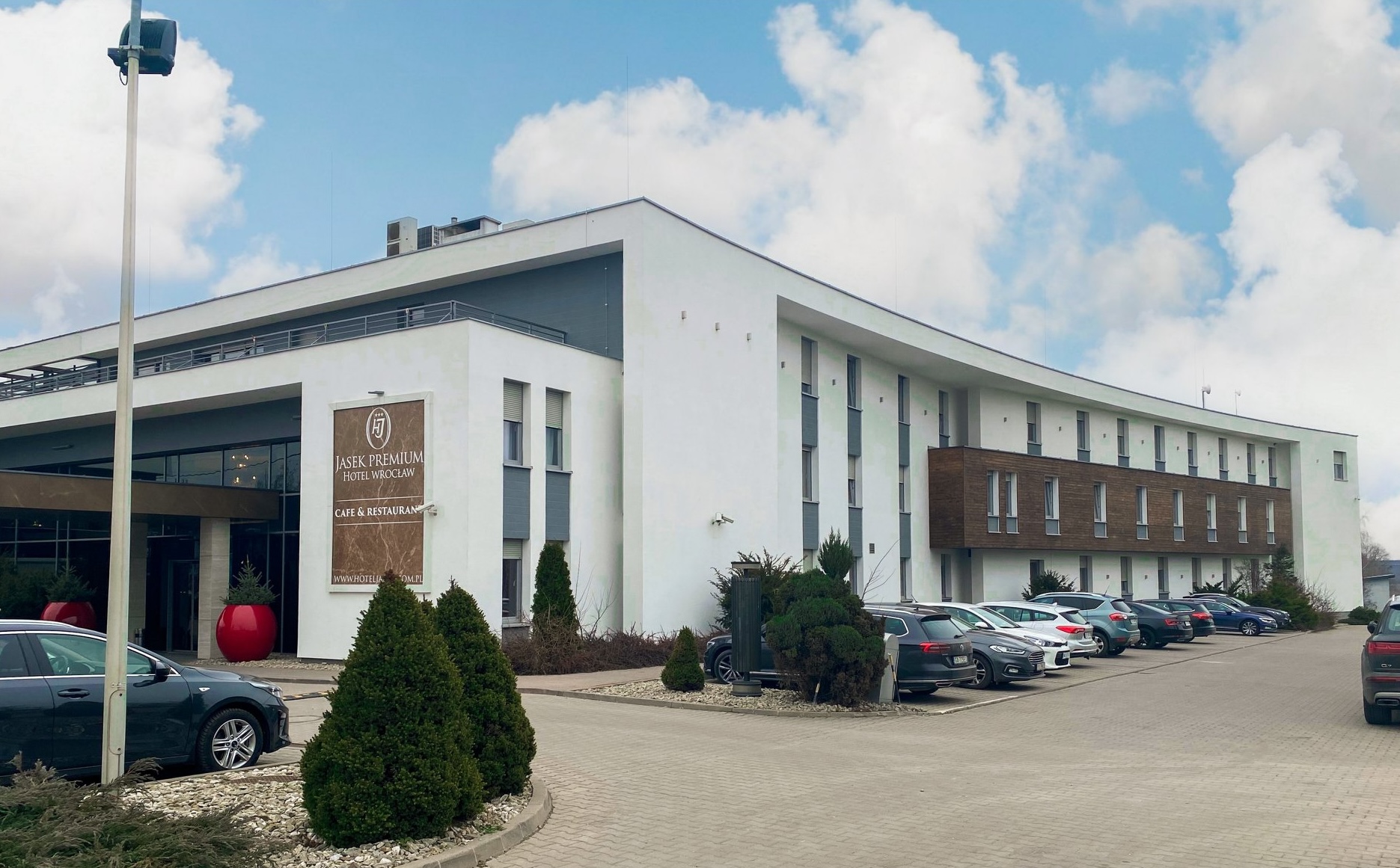 Hotel Jasek Wrocław – budynek